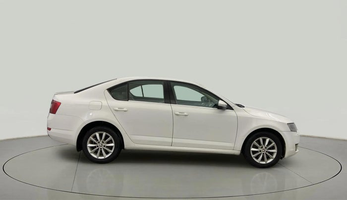 2014 Skoda Octavia ELEGANCE 1.8 TSI AT, Petrol, Automatic, 55,811 km, Right Side View