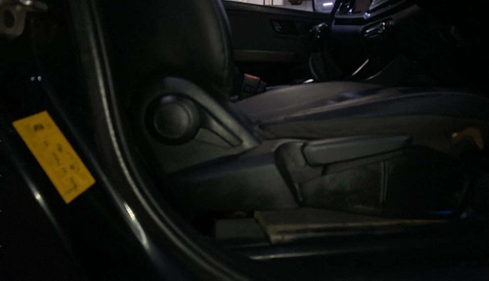 2022 Tata ALTROZ XT DIESEL DARK EDITION, Diesel, Manual, 36,715 km, Driver Side Adjustment Panel