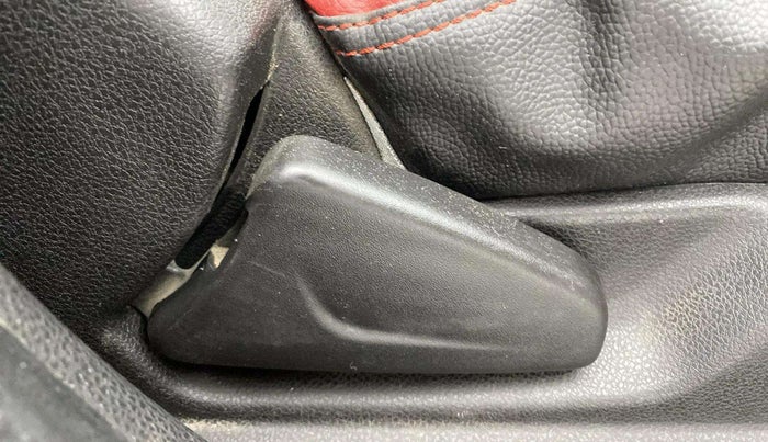 2021 Renault Kwid RXT 1.0 AMT (O), Petrol, Automatic, 52,857 km, Driver Side Adjustment Panel