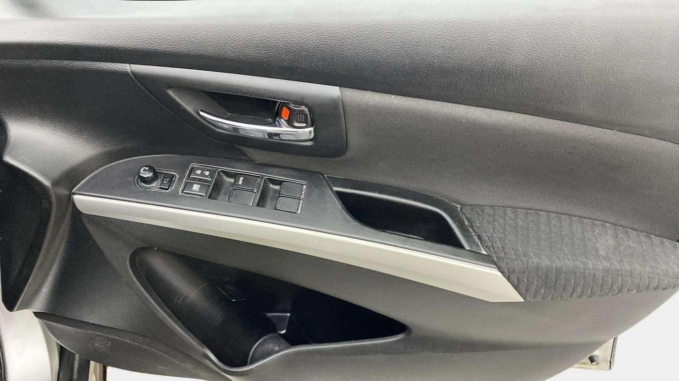 2016 Maruti S Cross ZETA 1.3, Diesel, Manual, 86,449 km, Driver Side Door Panels Control