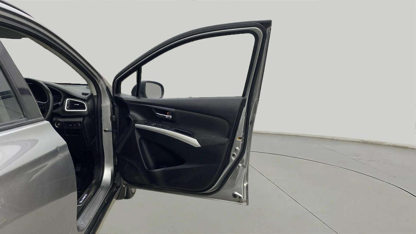 2016 Maruti S Cross ZETA 1.3, Diesel, Manual, 86,449 km, RHS Front Door