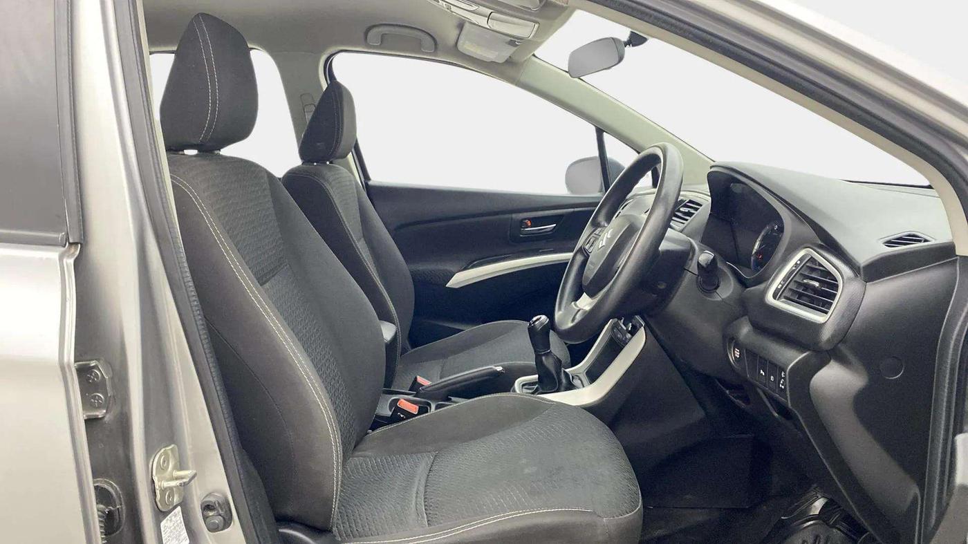 2016 Maruti S Cross ZETA 1.3, Diesel, Manual, 86,449 km, Right Side Front Door Cabin