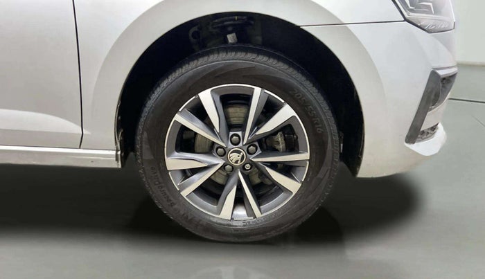 2023 Skoda SLAVIA STYLE 1.0L TSI AT, Petrol, Automatic, 42,575 km, Right Front Wheel