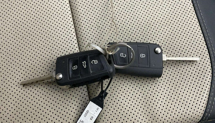 2023 Skoda SLAVIA STYLE 1.0L TSI AT, Petrol, Automatic, 42,575 km, Key Close Up