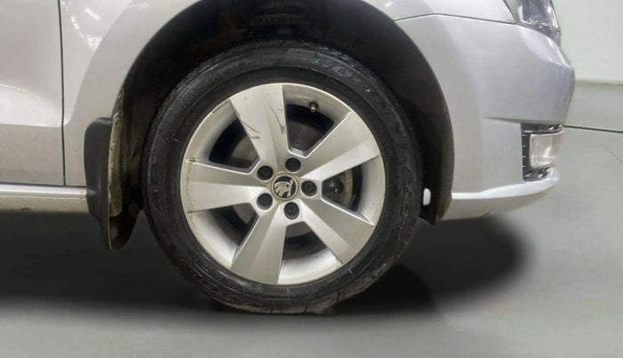 2017 Skoda Rapid AMBITION 1.5 TDI AT, Diesel, Automatic, 72,026 km, Right Front Wheel