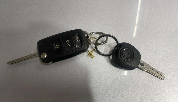 2017 Skoda Rapid AMBITION 1.5 TDI AT, Diesel, Automatic, 72,026 km, Key Close Up