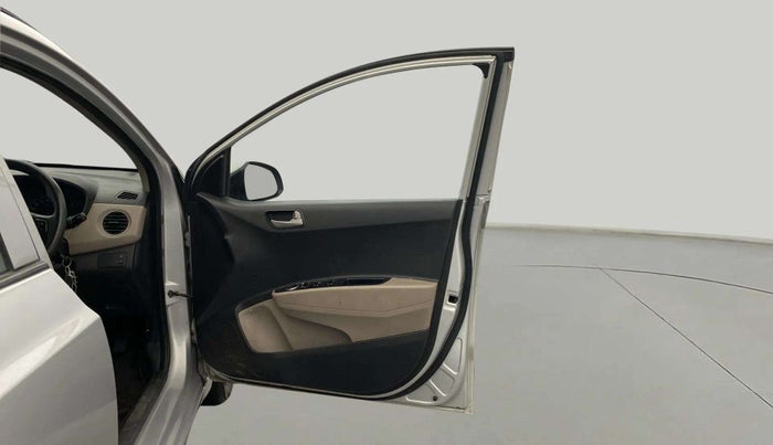 2015 Hyundai Grand i10 SPORTZ 1.2 KAPPA VTVT, Petrol, Manual, 74,792 km, RHS Front Door