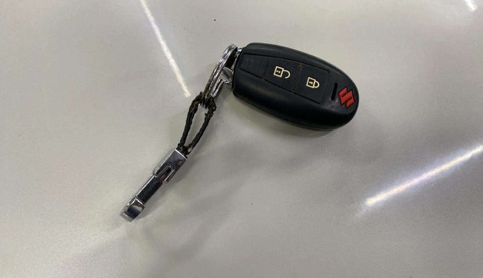 2015 Maruti Swift Dzire ZXI, Petrol, Manual, 19,994 km, Key Close Up