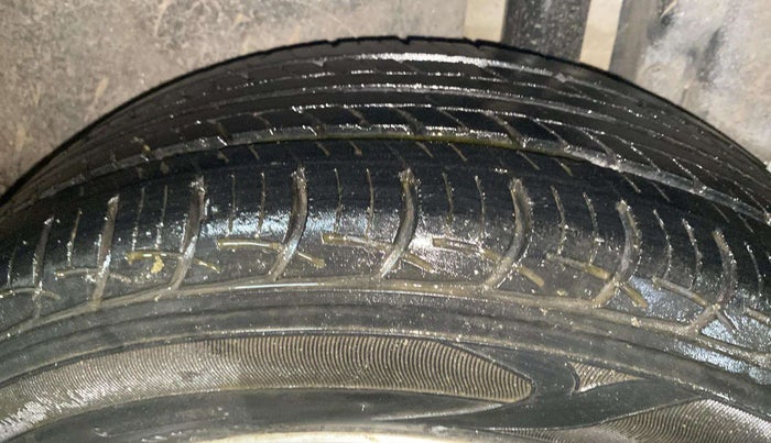 2015 Maruti Swift Dzire ZXI, Petrol, Manual, 19,994 km, Left Rear Tyre Tread