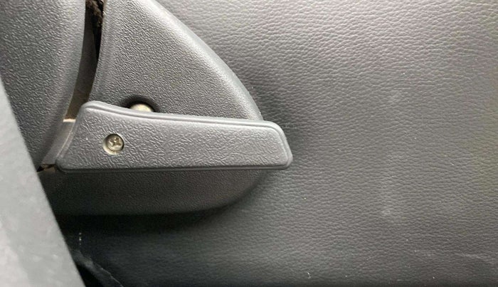 2016 Maruti Alto 800 VXI, Petrol, Manual, 17,923 km, Driver Side Adjustment Panel