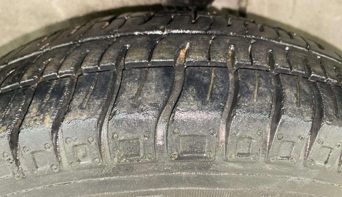 2016 Maruti Alto 800 VXI, Petrol, Manual, 17,923 km, Left Front Tyre Tread
