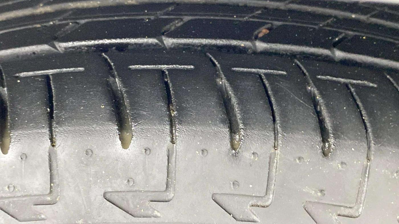 2024 Maruti Celerio ZXI AMT, Petrol, Automatic, 5,374 km, Right Front Tyre Tread