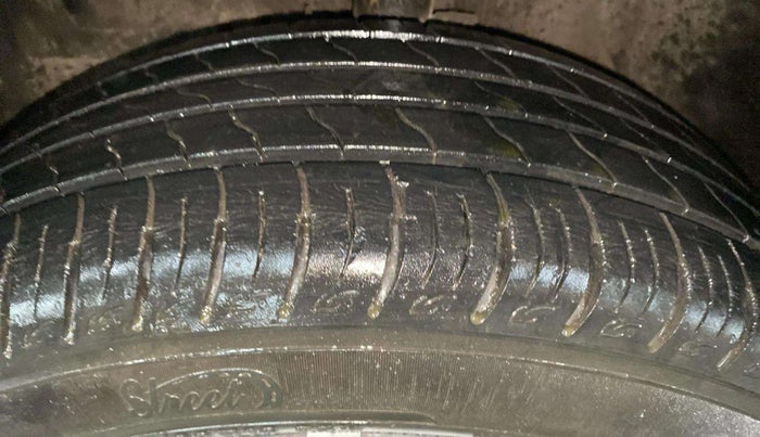 2021 Maruti Vitara Brezza VXI AT SHVS, Petrol, Automatic, 15,957 km, Left Front Tyre Tread