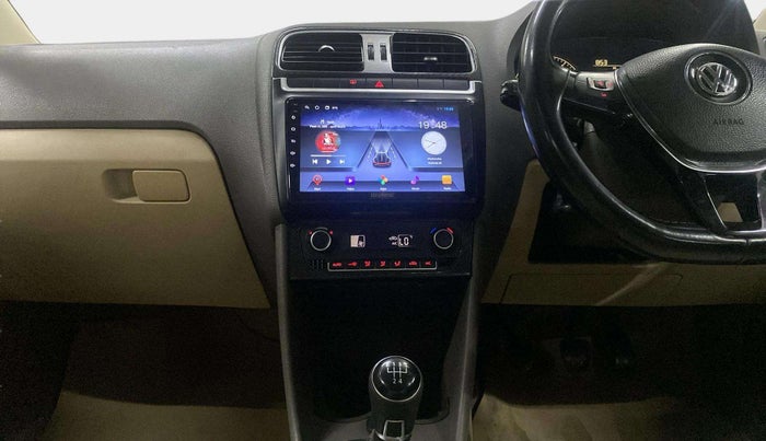 2015 Volkswagen Vento HIGHLINE 1.6 MPI, Petrol, Manual, 70,643 km, Air Conditioner