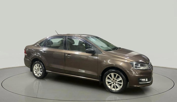 2015 Volkswagen Vento HIGHLINE 1.6 MPI, Petrol, Manual, 70,643 km, Right Front Diagonal