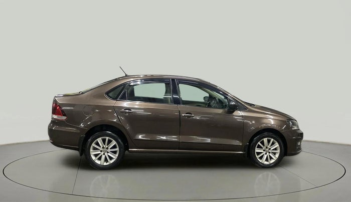 2015 Volkswagen Vento HIGHLINE 1.6 MPI, Petrol, Manual, 70,643 km, Right Side View