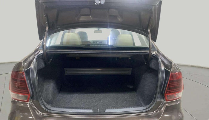 2015 Volkswagen Vento HIGHLINE 1.6 MPI, Petrol, Manual, 70,643 km, Boot Open Zoomed View