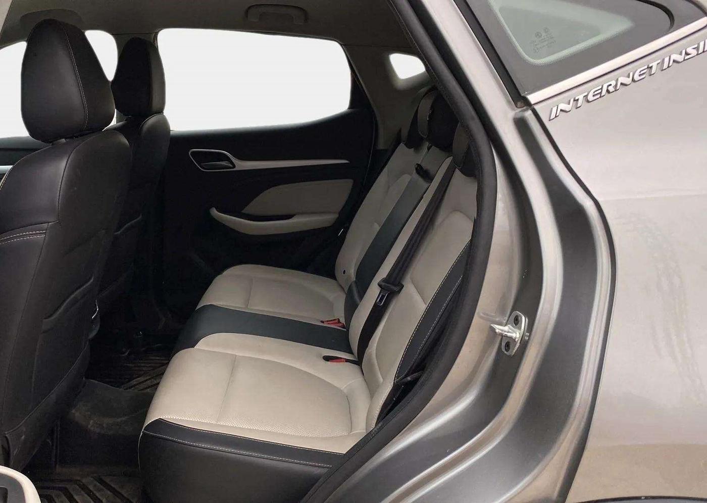 2022 MG ASTOR SMART 1.5 MT, Petrol, Manual, 28,861 km, Right Side Rear Door Cabin