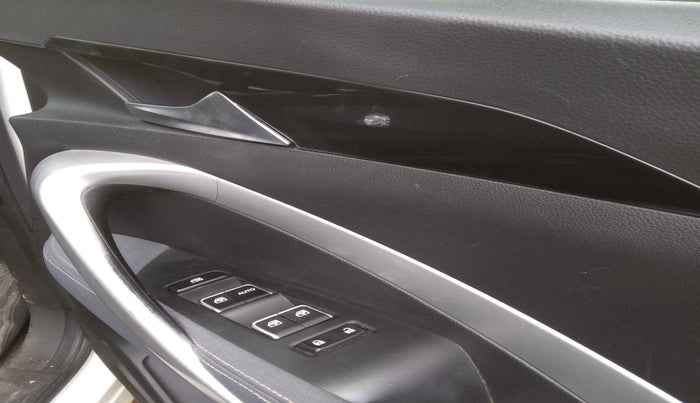 2020 MG HECTOR SUPER 2.0 DIESEL, Diesel, Manual, 80,827 km, Driver Side Door Panels Control