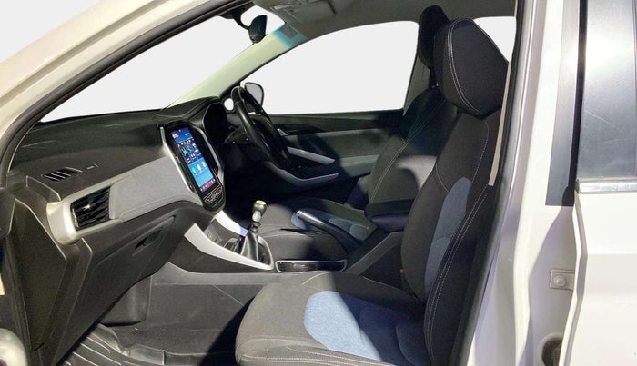 2020 MG HECTOR SUPER 2.0 DIESEL, Diesel, Manual, 80,827 km, Right Side Front Door Cabin