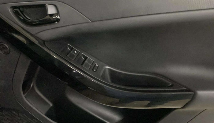 2022 Tata NEXON XZ PLUS PETROL DARK EDITION, Petrol, Manual, 24,392 km, Driver Side Door Panels Control