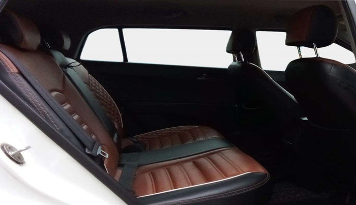 2015 Hyundai Creta SX 1.6 DIESEL, Diesel, Manual, 1,10,767 km, Right Side Rear Door Cabin
