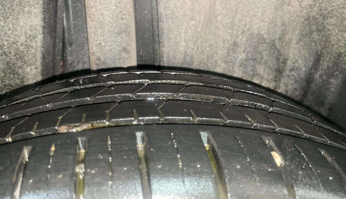 2022 Maruti Baleno ALPHA 1.2 AGS, Petrol, Automatic, 5,888 km, Right Rear Tyre Tread