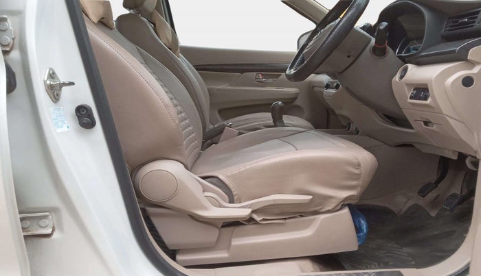 2023 Maruti Ertiga ZXI  CNG, CNG, Manual, 43,239 km, Right Side Front Door Cabin