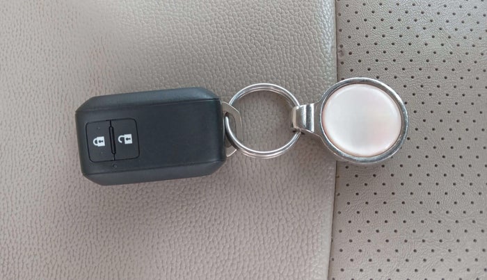 2023 Maruti Ertiga ZXI  CNG, CNG, Manual, 43,239 km, Key Close Up