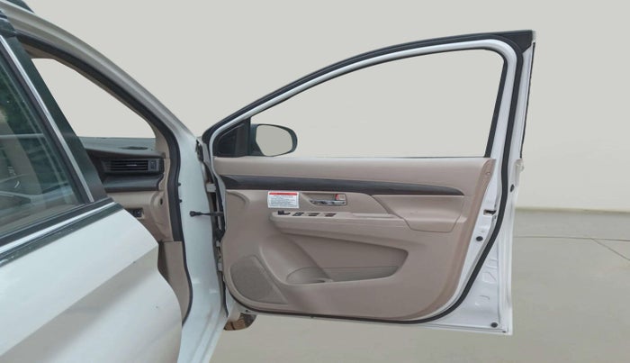 2023 Maruti Ertiga ZXI  CNG, CNG, Manual, 43,239 km, RHS Front Door