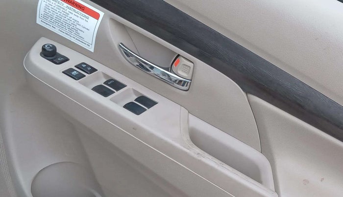 2023 Maruti Ertiga ZXI  CNG, CNG, Manual, 43,239 km, Driver Side Door Panels Control