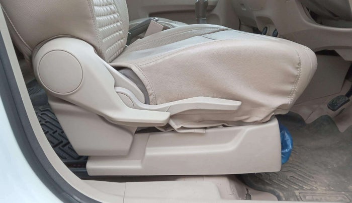 2023 Maruti Ertiga ZXI  CNG, CNG, Manual, 43,239 km, Driver Side Adjustment Panel