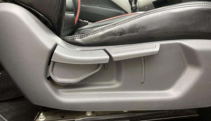 2020 Hyundai GRAND I10 NIOS MAGNA CORPORATE EDITION AMT 1.2 KAPPA VTVT, Petrol, Automatic, 82,965 km, Driver Side Adjustment Panel