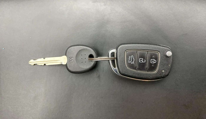 2020 Hyundai GRAND I10 NIOS MAGNA CORPORATE EDITION AMT 1.2 KAPPA VTVT, Petrol, Automatic, 82,965 km, Key Close Up