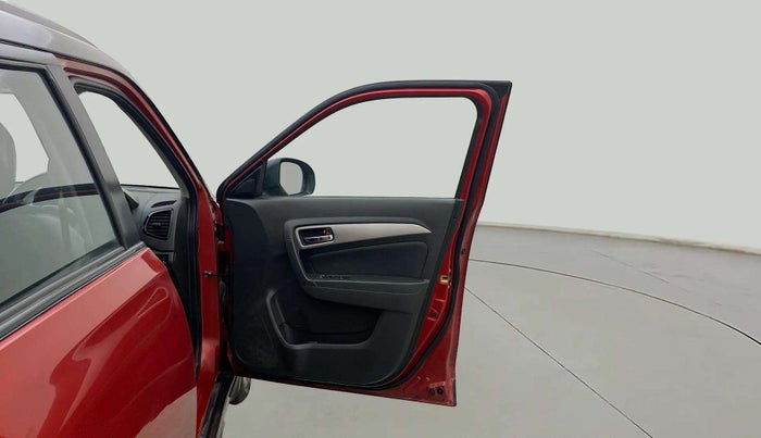 2017 Maruti Vitara Brezza ZDI PLUS DUAL TONE, Diesel, Manual, 40,765 km, RHS Front Door