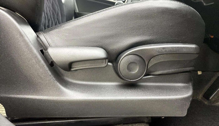 2017 Maruti Vitara Brezza ZDI PLUS DUAL TONE, Diesel, Manual, 40,765 km, Driver Side Adjustment Panel