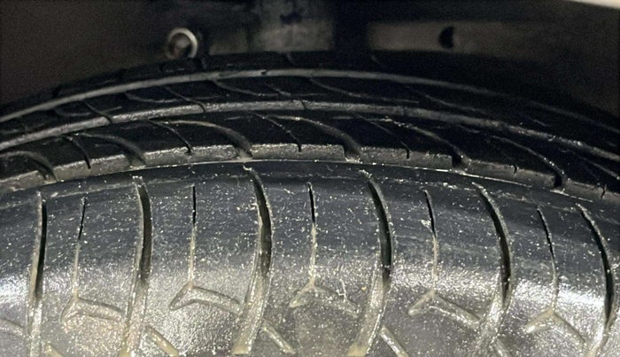2017 Maruti Celerio VXI, Petrol, Manual, 85,782 km, Right Front Tyre Tread