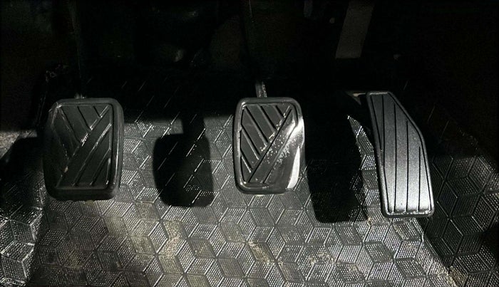2017 Maruti Celerio VXI, Petrol, Manual, 85,782 km, Pedals