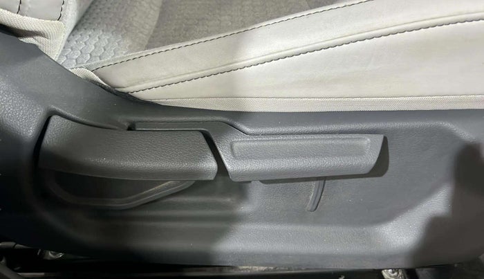 2020 Hyundai GRAND I10 NIOS MAGNA 1.2 KAPPA VTVT, Petrol, Manual, 39,381 km, Driver Side Adjustment Panel