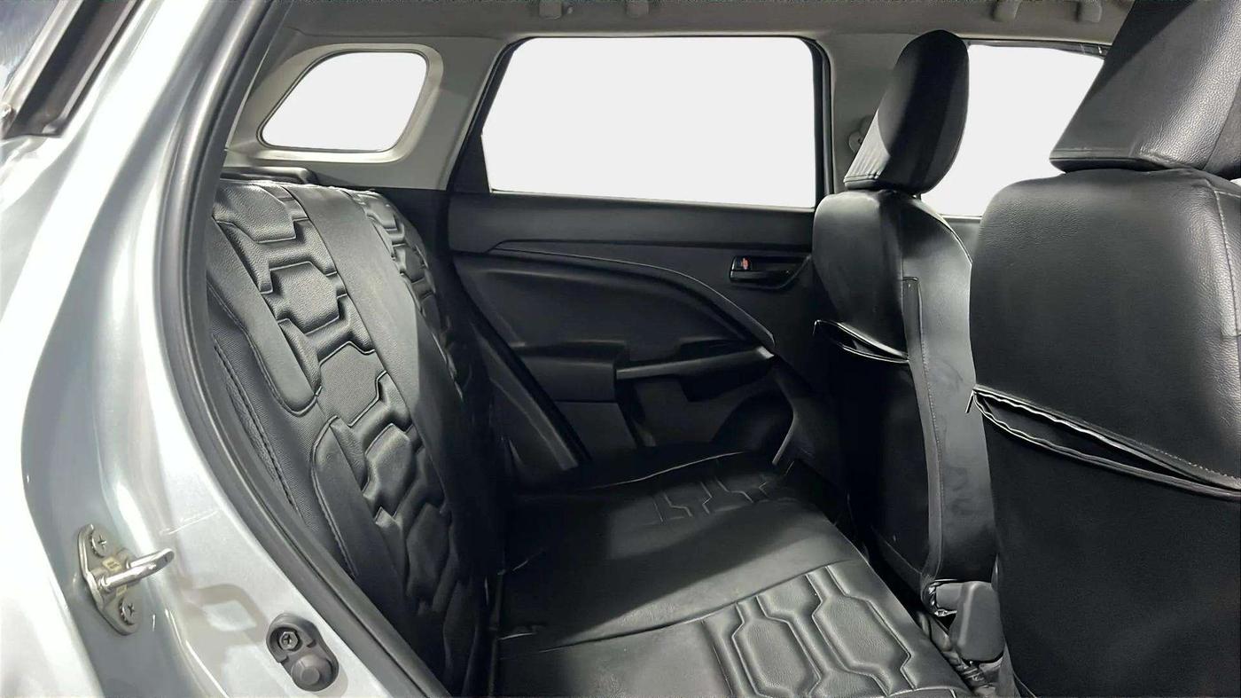 2023 Maruti BREZZA LXI SMART HYBRID, Petrol, Manual, 19,507 km, Right Side Rear Door Cabin