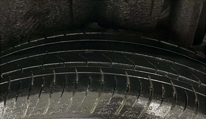 2023 Maruti BREZZA LXI SMART HYBRID, Petrol, Manual, 19,507 km, Left Rear Tyre Tread