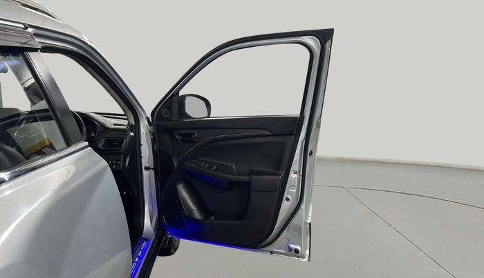2023 Maruti BREZZA LXI SMART HYBRID, Petrol, Manual, 19,507 km, RHS Front Door
