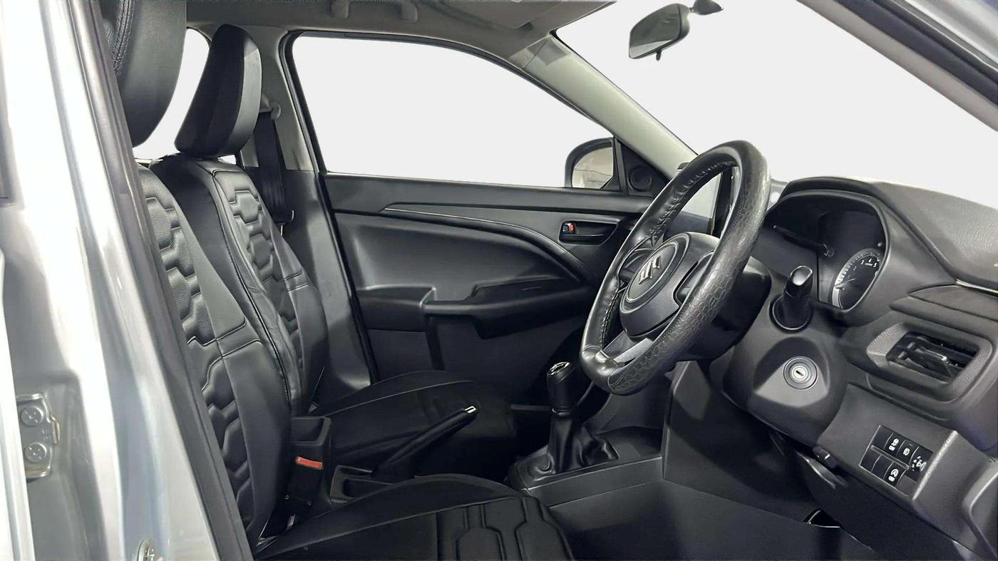 2023 Maruti BREZZA LXI SMART HYBRID, Petrol, Manual, 19,507 km, Right Side Front Door Cabin