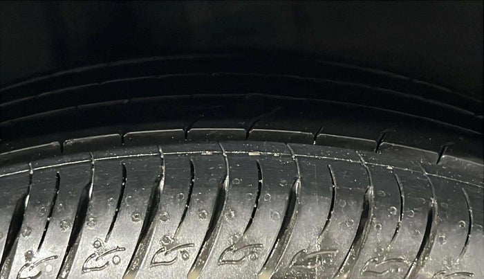 2023 KIA SONET HTX PLUS 1.5 DIESEL IMT, Diesel, Manual, 15,627 km, Right Rear Tyre Tread