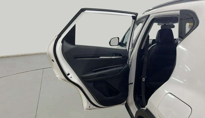 2023 KIA SONET HTX PLUS 1.5 DIESEL IMT, Diesel, Manual, 15,627 km, LHS Rear Door