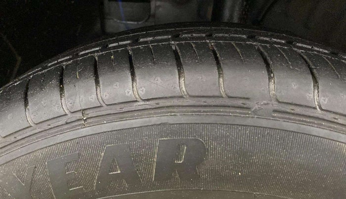 2019 Hyundai VENUE E 1.2, Petrol, Manual, 32,663 km, Left Front Tyre Tread