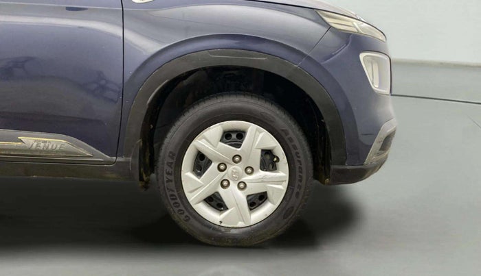 2019 Hyundai VENUE E 1.2, Petrol, Manual, 32,663 km, Right Front Wheel