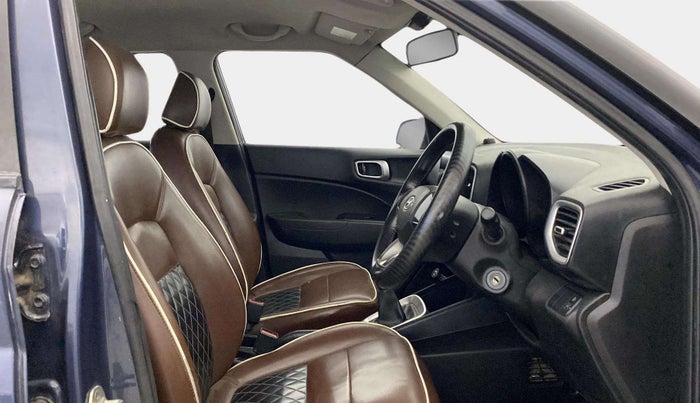 2019 Hyundai VENUE E 1.2, Petrol, Manual, 32,663 km, Right Side Front Door Cabin