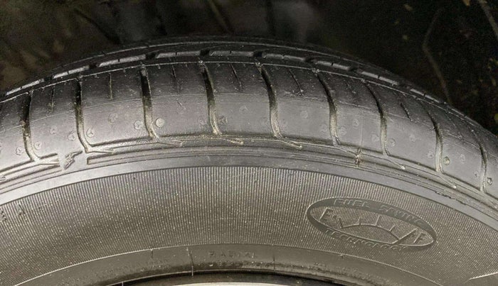 2019 Hyundai VENUE E 1.2, Petrol, Manual, 32,663 km, Right Front Tyre Tread
