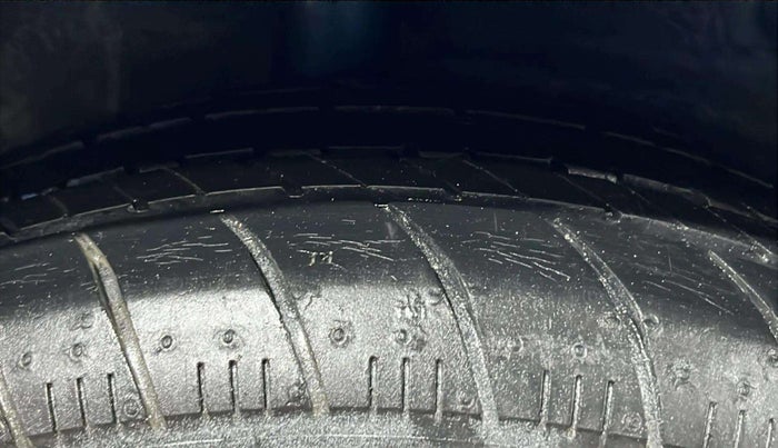2014 Maruti Celerio VXI AMT, Petrol, Automatic, 58,718 km, Left Rear Tyre Tread